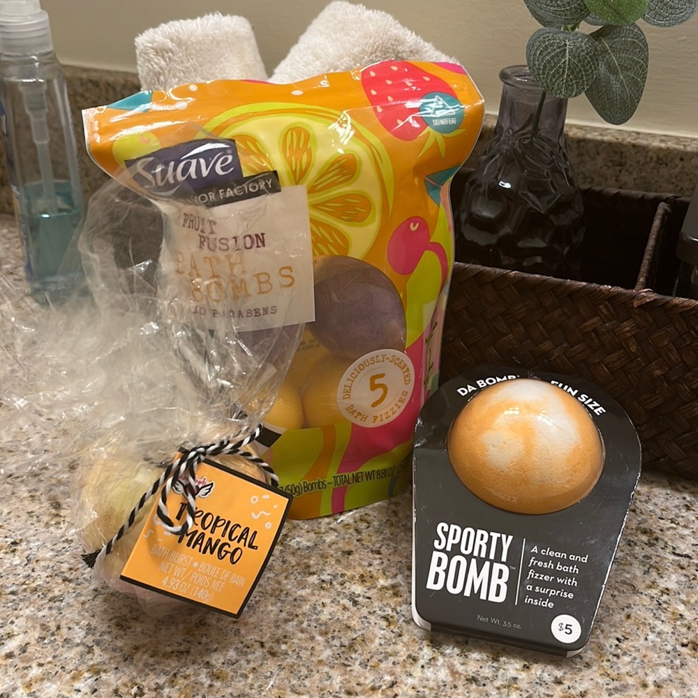 Assorted bath bombs!